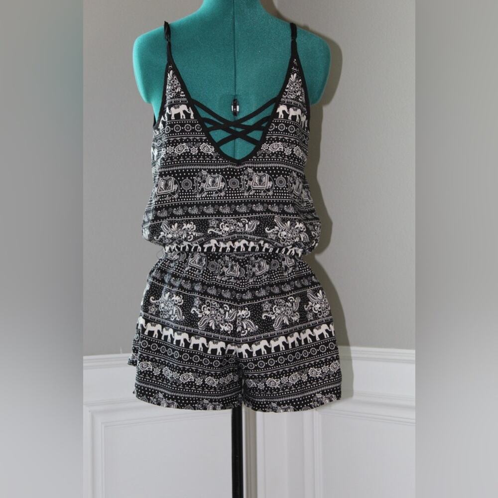 Hot Kiss Romper Black White Elephant Print Sleeveless Boho Festival Women’s M - Picture 2 of 5